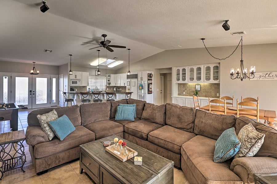 Living Room l Single-story home