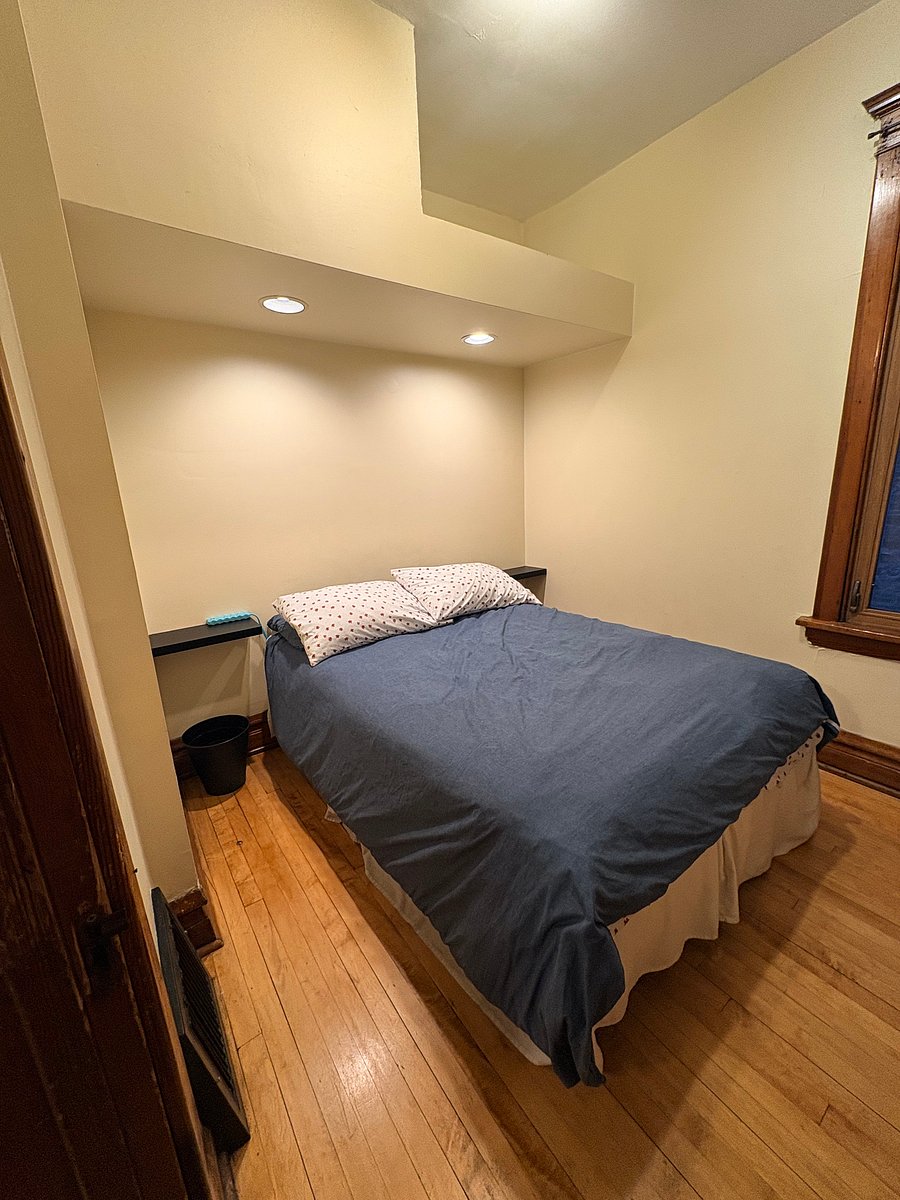 Bedroom 1 - double