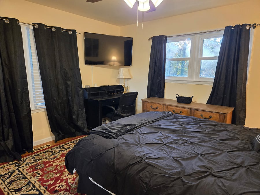 Master Bedroom Queen 