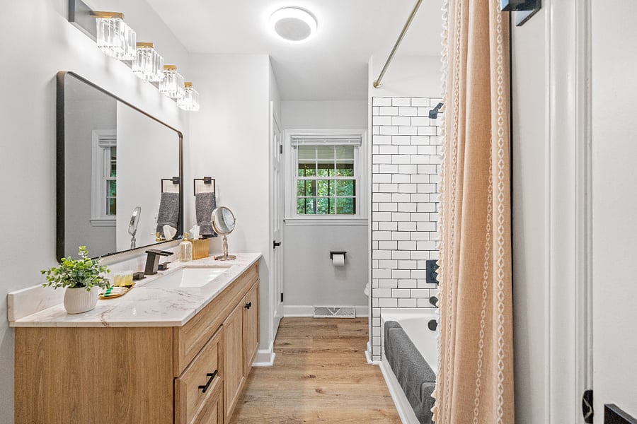 Full Bath on Main Floor