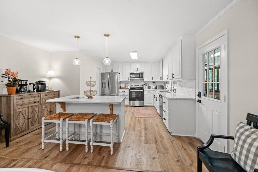 New Appliances Fully Equipped Kitchen