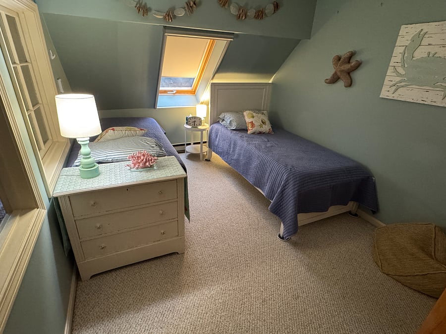 3rd Bedroom, two twins