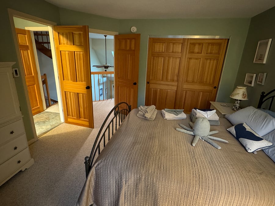 Bed 2, Queen 2nd Floor