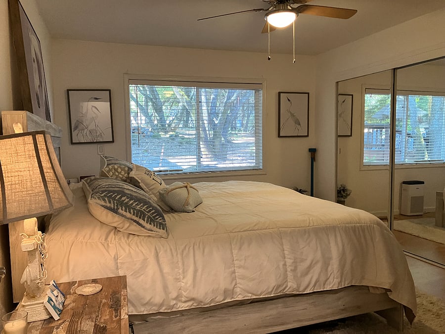 Bedroom 2 - Queen Bed/Dresser Hutch/Nightstands/Mirrored Large Closet