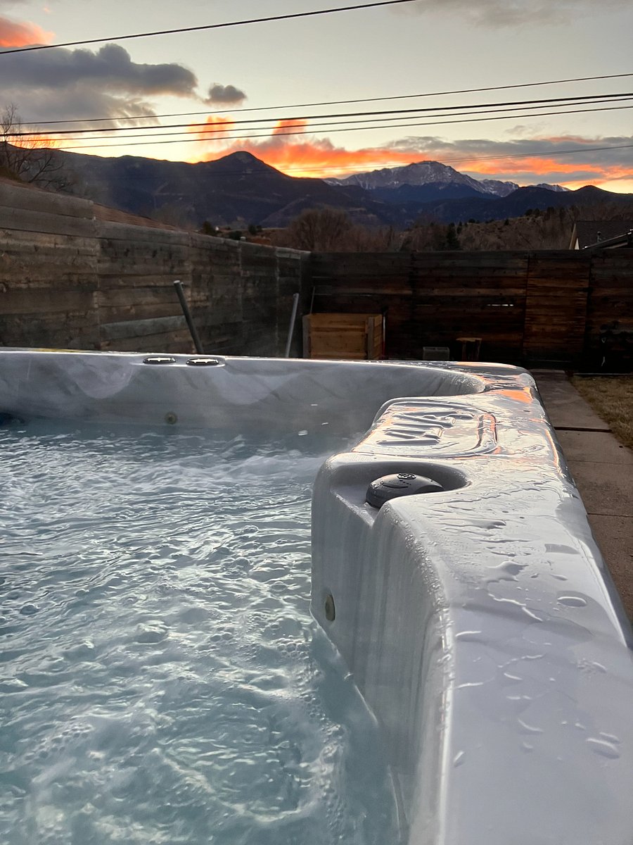 Shared use of hot tub-by arrangement