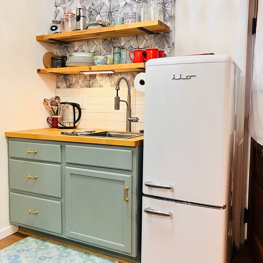 Kitchenette-lower level