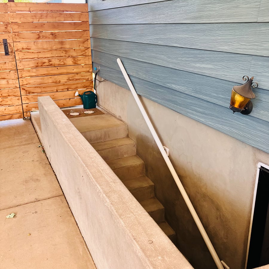 Separate entrance through the carport