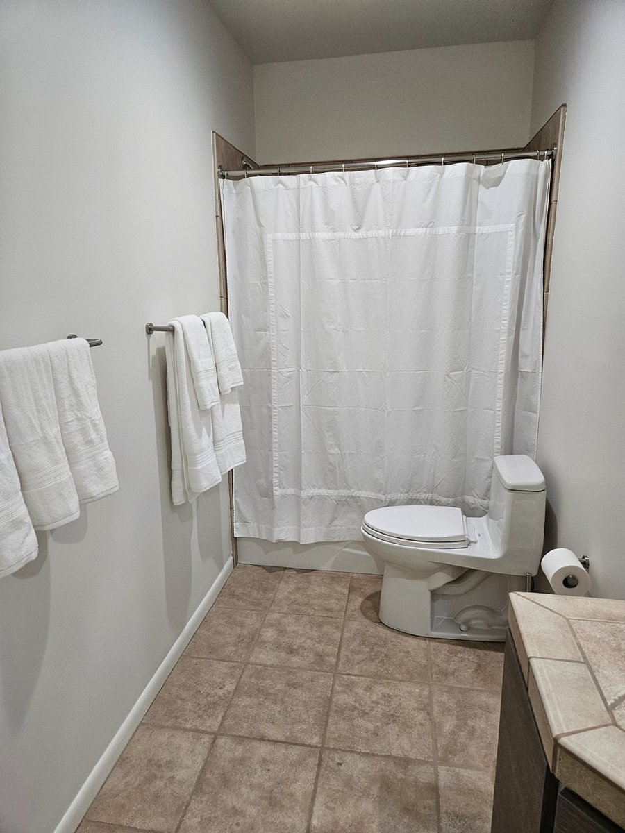 Guest bath.