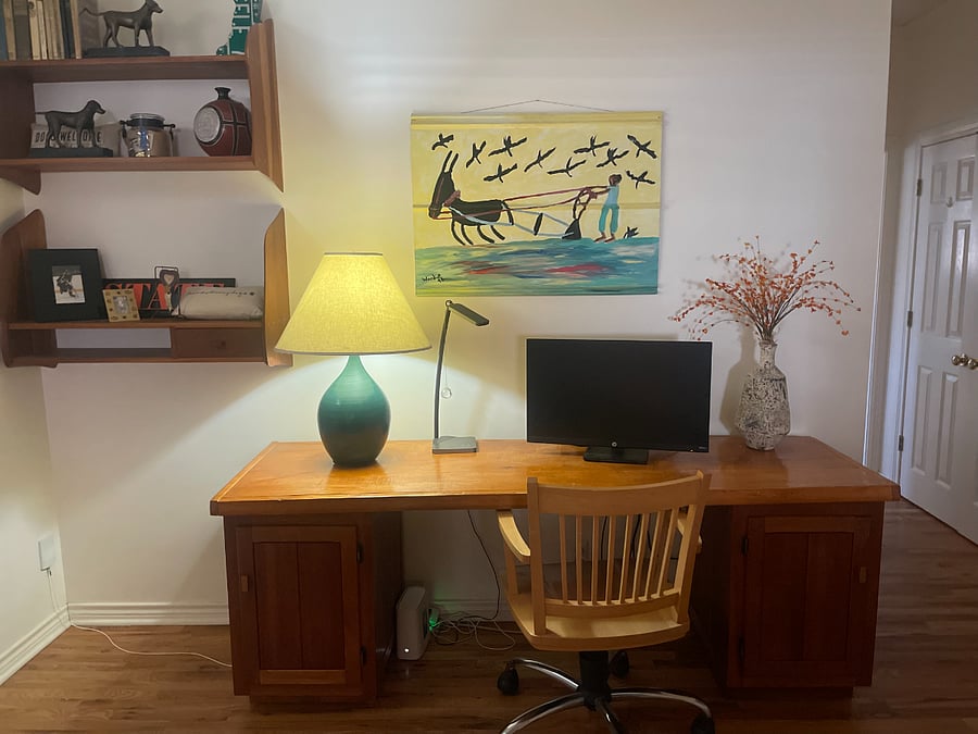 Fireplace room workstation.