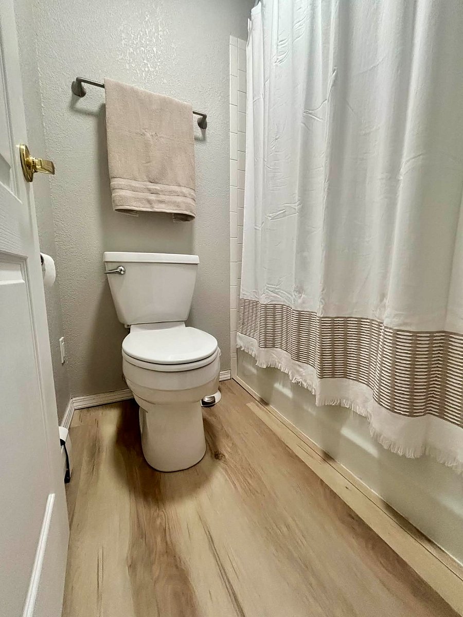 Upstairs Bathroom