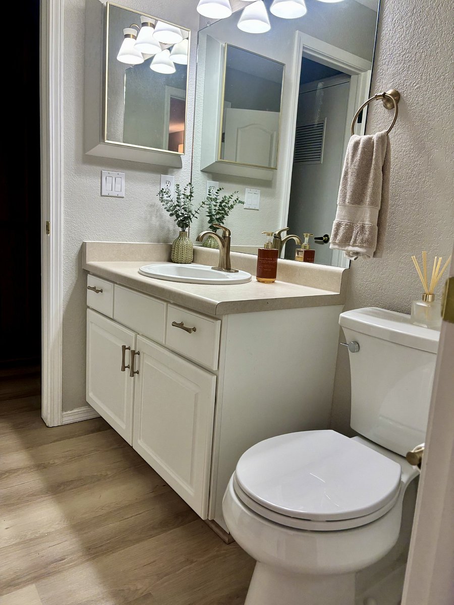 Downstairs Bathroom