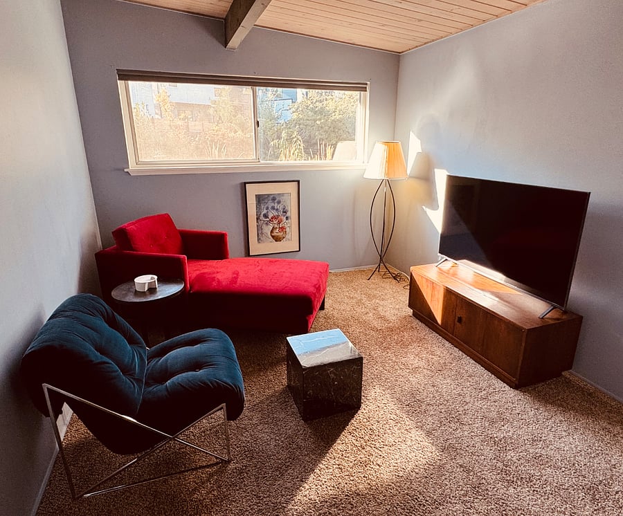 TV and relaxation room.