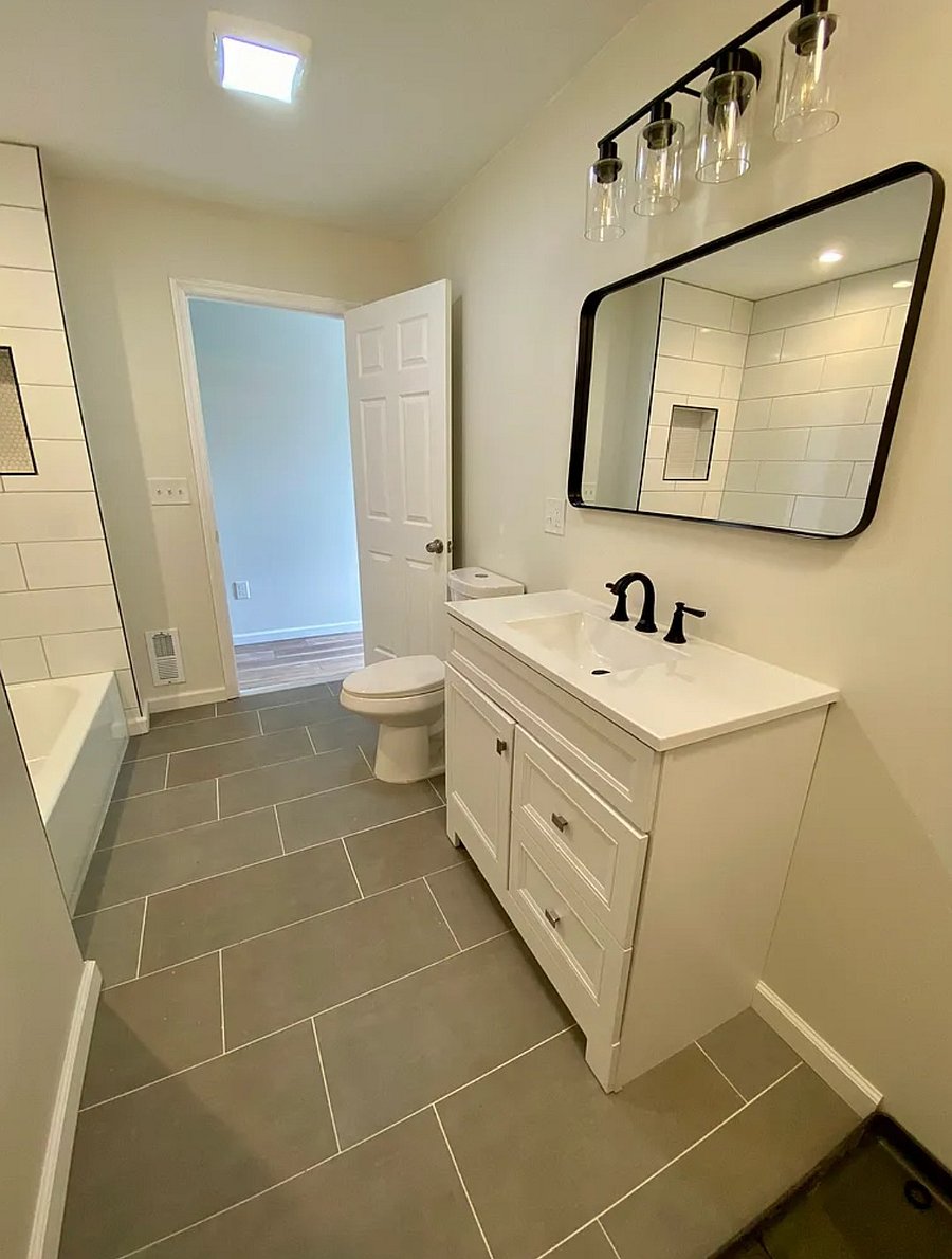 2nd floor bathroom