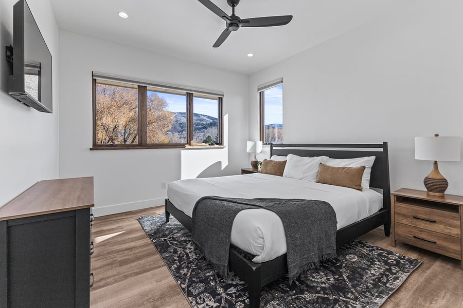 Master Bedroom | King Size Bed