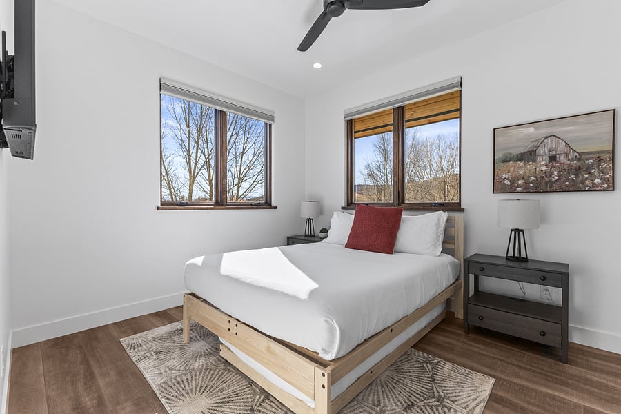 Bedroom # 2 | Queen Size Bed