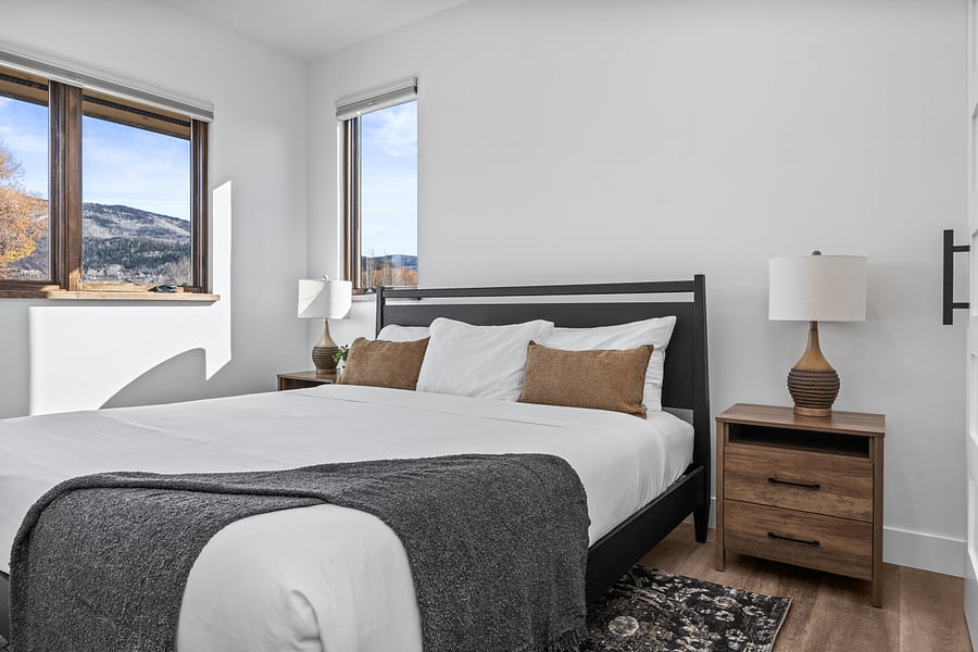 Master Bedroom|King Size Bed