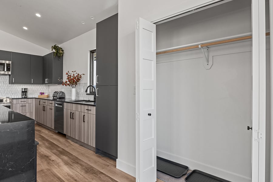 Walk-in Closet