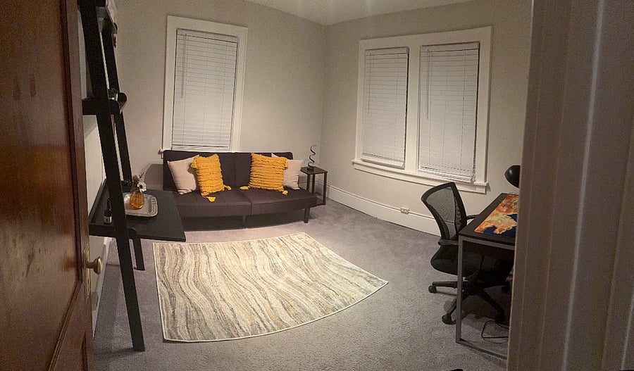 Quiet/Work Area with desk & futon ... Can be converted to a bedroom. 