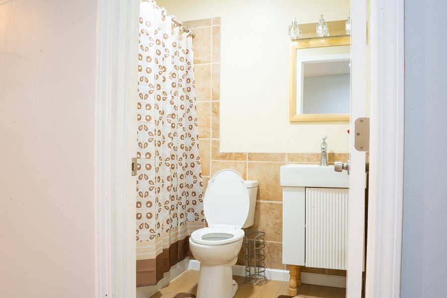 Bathroom Tub & Shower