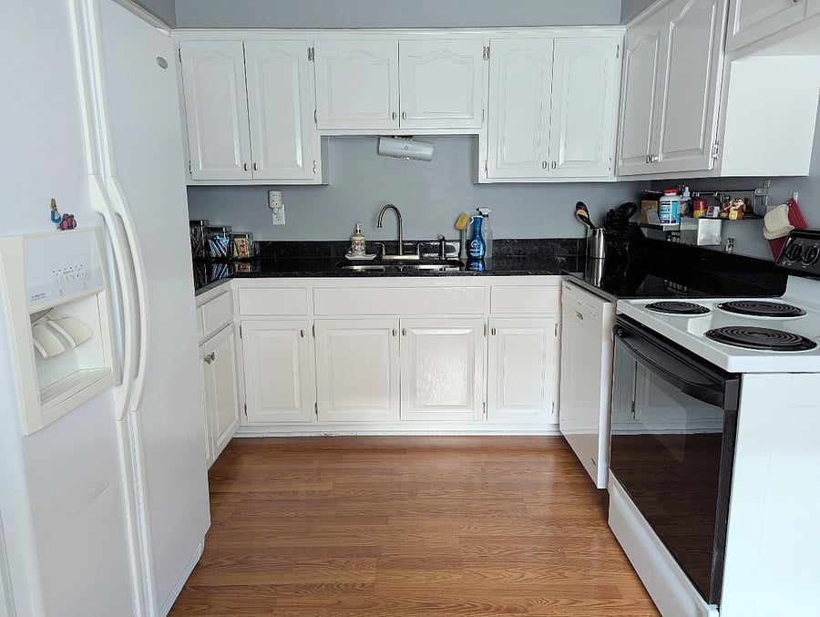 Find everything you need in kitchen from dishes to pots/pans to silverware/utensils. A shelf in the fridge and a shelf in the freezer will be yours!E