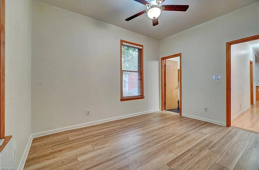 Relaxing main bedroom
