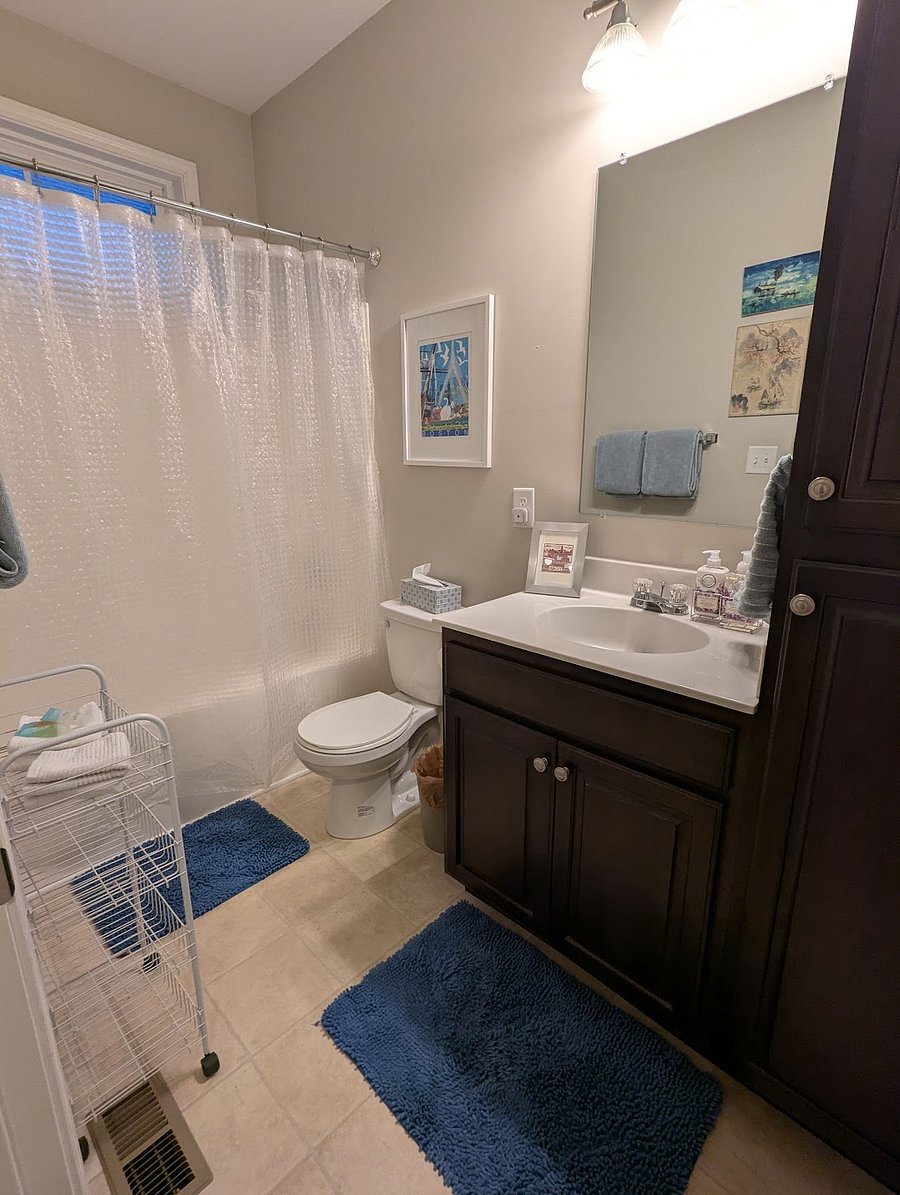 Second bedroom bath