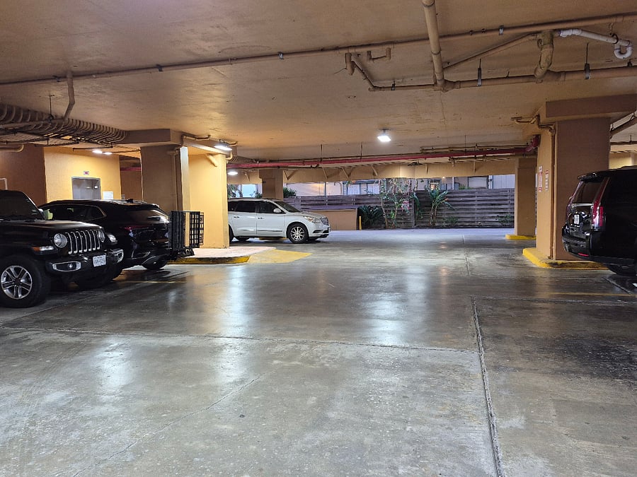 Nice covered parking area.
Making it convenient for you to unload your groceries and personal belongings and take them straight to the elevator.