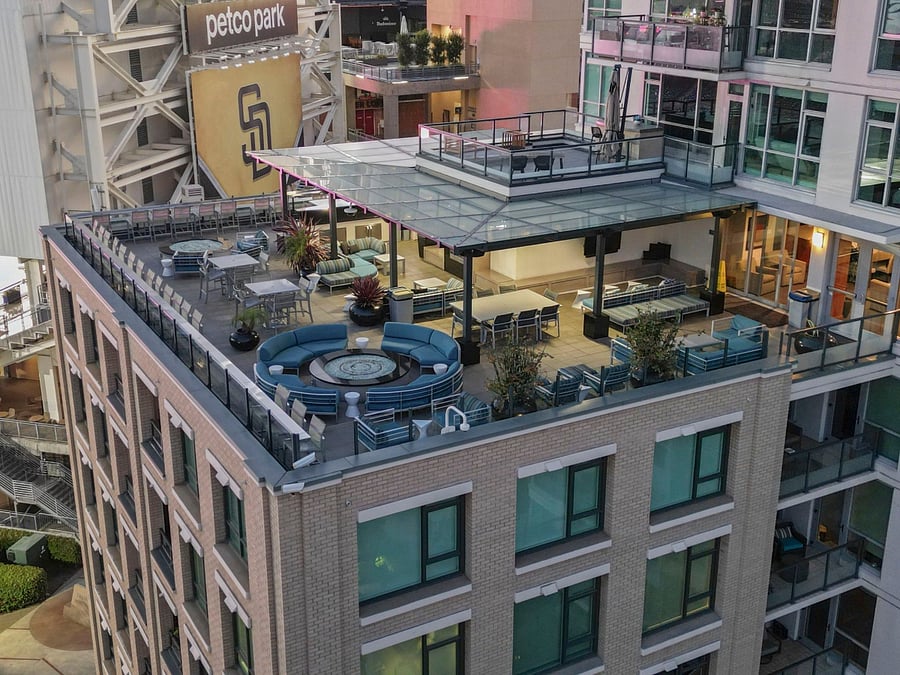 Legend Common Area Sky deck amenities.