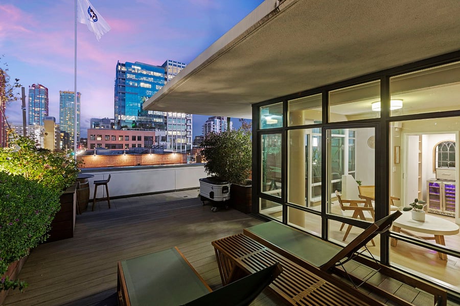 Roof deck views and amenities.