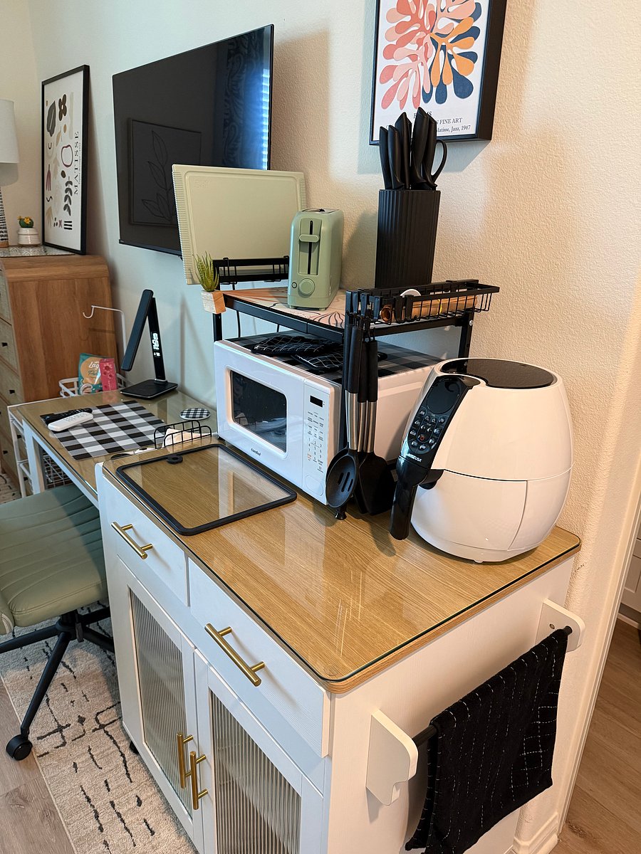 Air fryer, microwave, toaster, desk/table