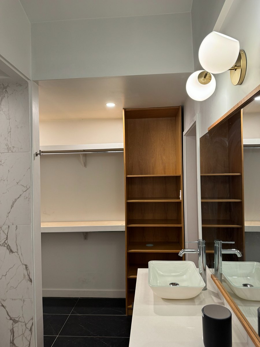 master bed closet