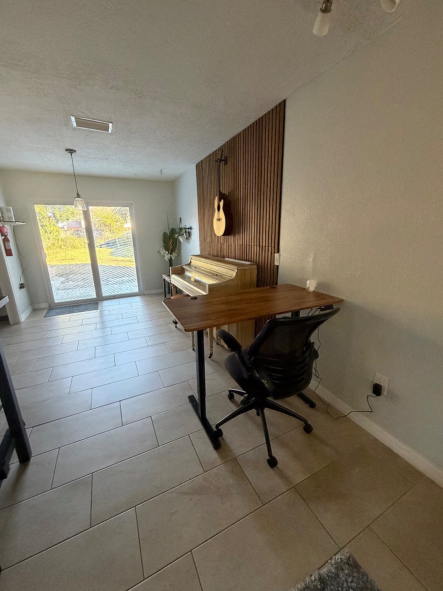Dedicated work Space standing desk