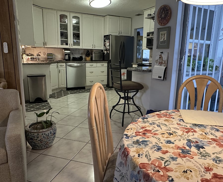 Spacious kitchen and eating area