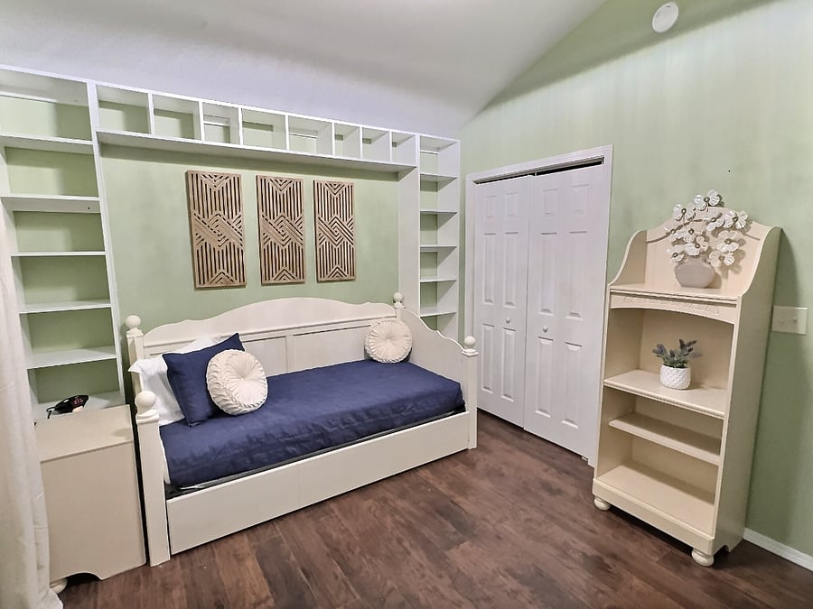 Bedroom 3 with trundle bed (2 twin mattresses) and 50" Smart TV