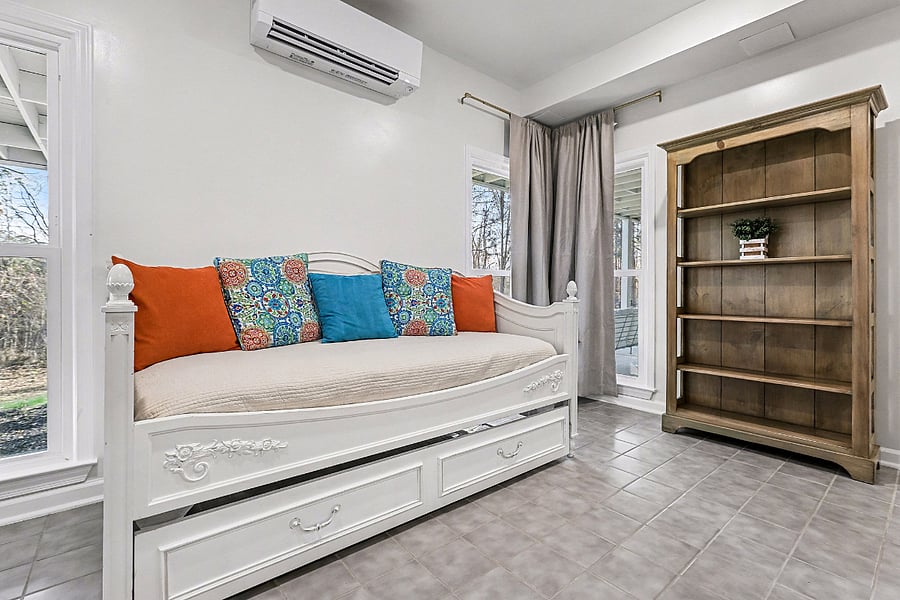 Trundle bed 