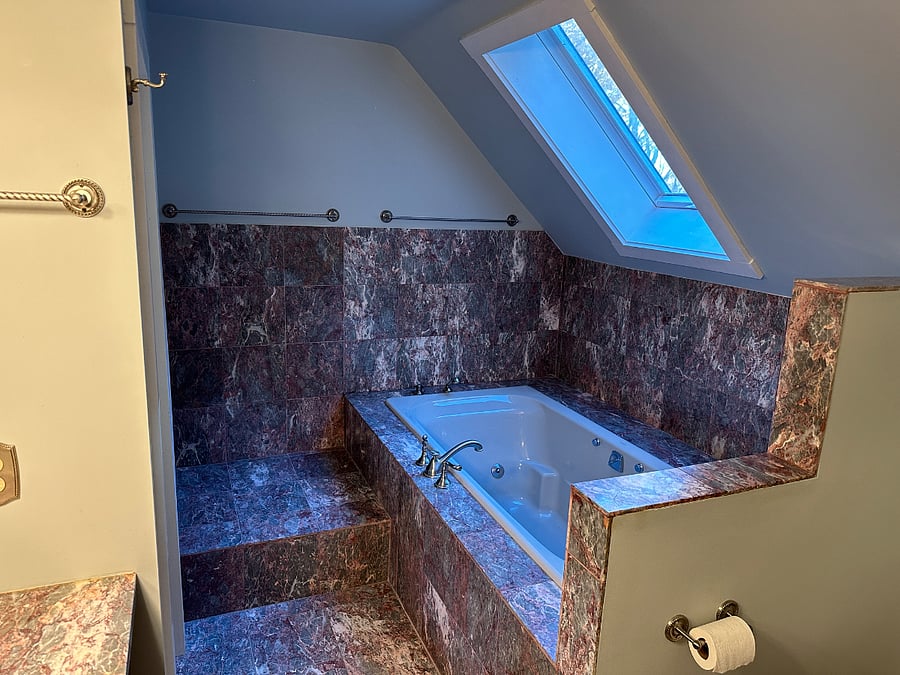 Jacuzzi tub