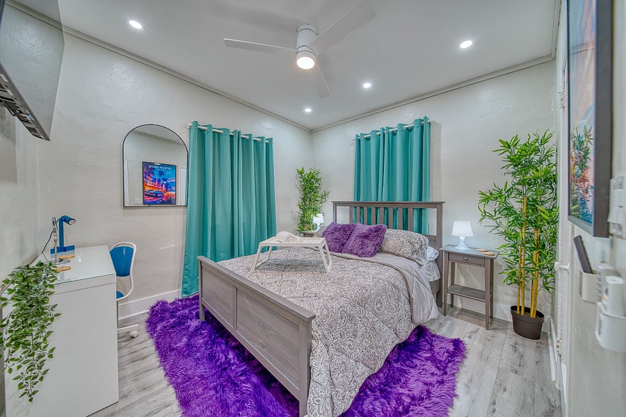 Queen Sized Bed - Room 1