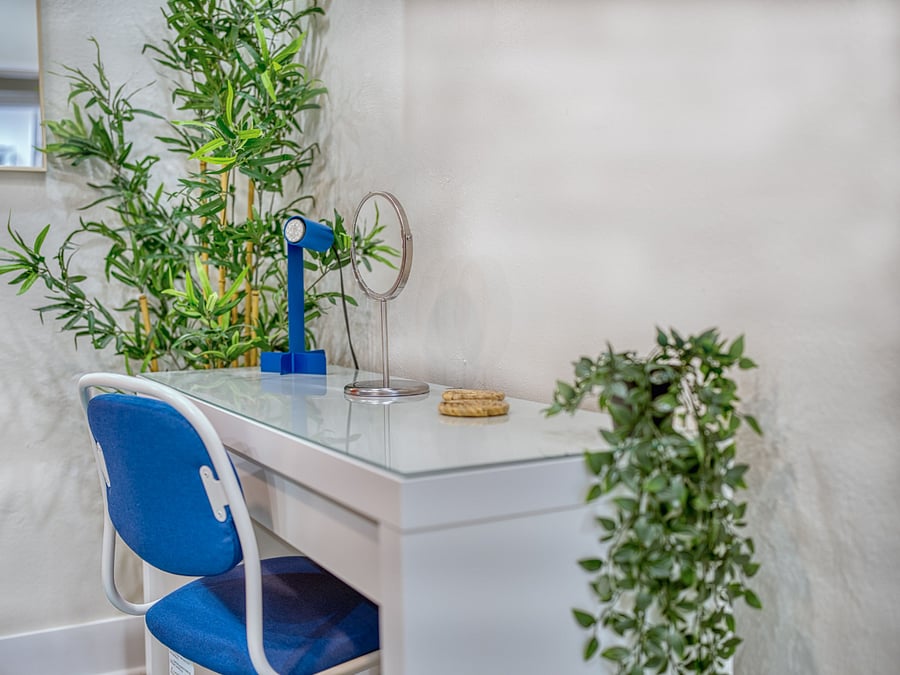 Work Station / Make Up Table
per room