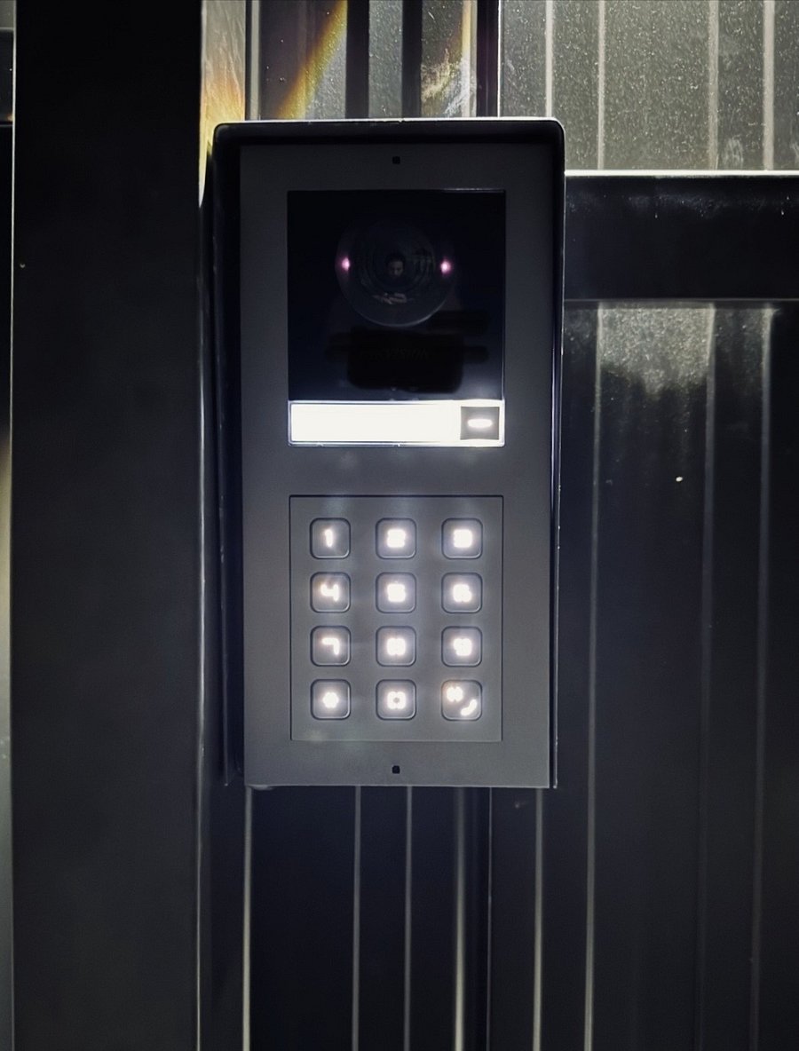 Outdoor Intercom w Secure Electronic Access & Surveillance