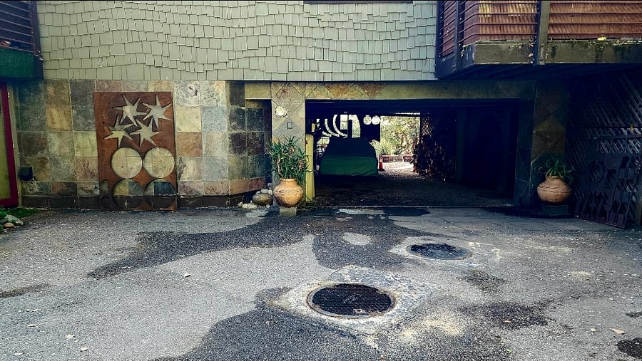 Plenty of parking. Additional parking not shown. Lots of art installations.