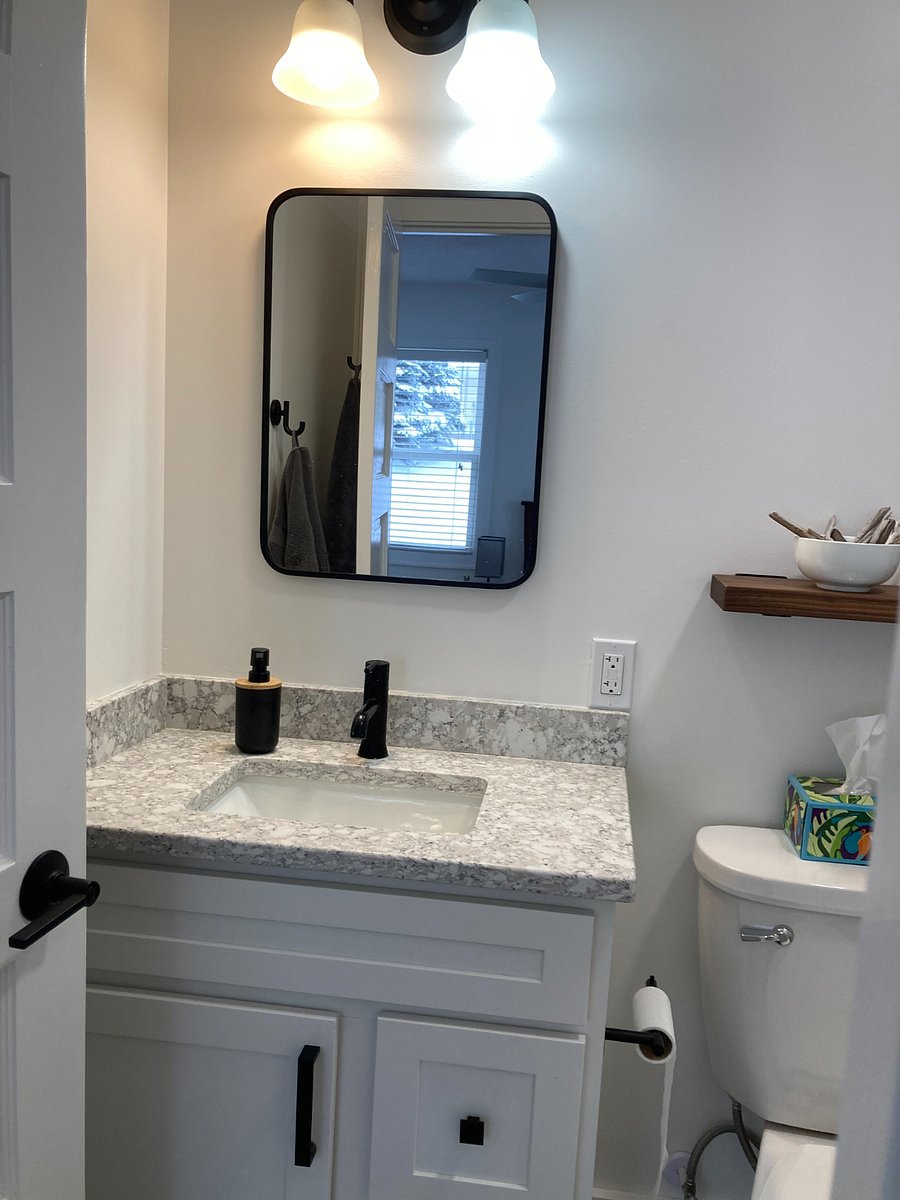 Full bathroom in first bedroom 