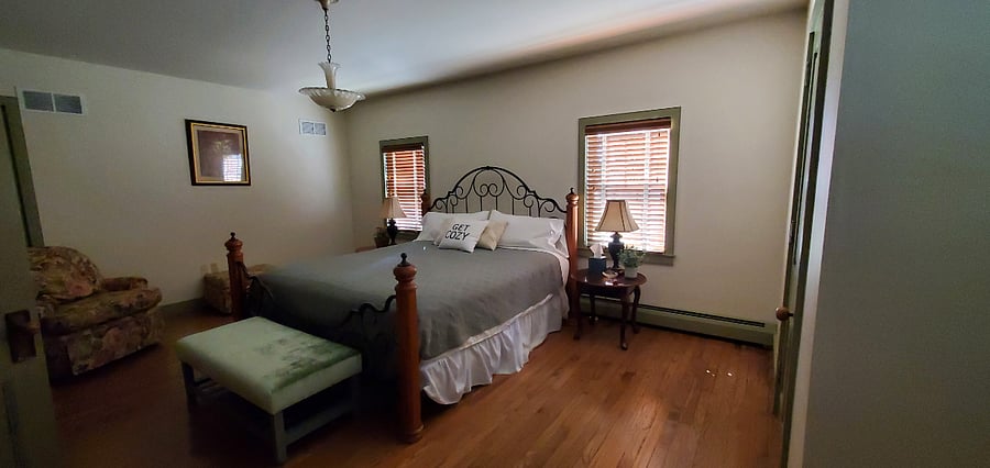 king bedroom