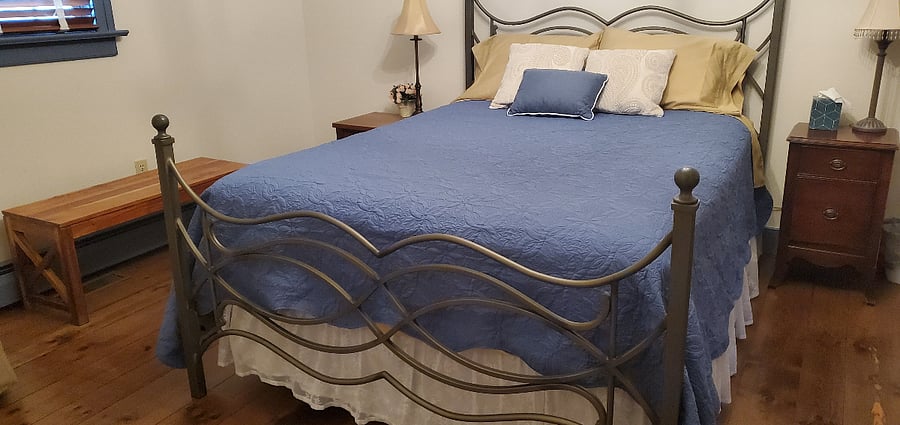 queen bedroom