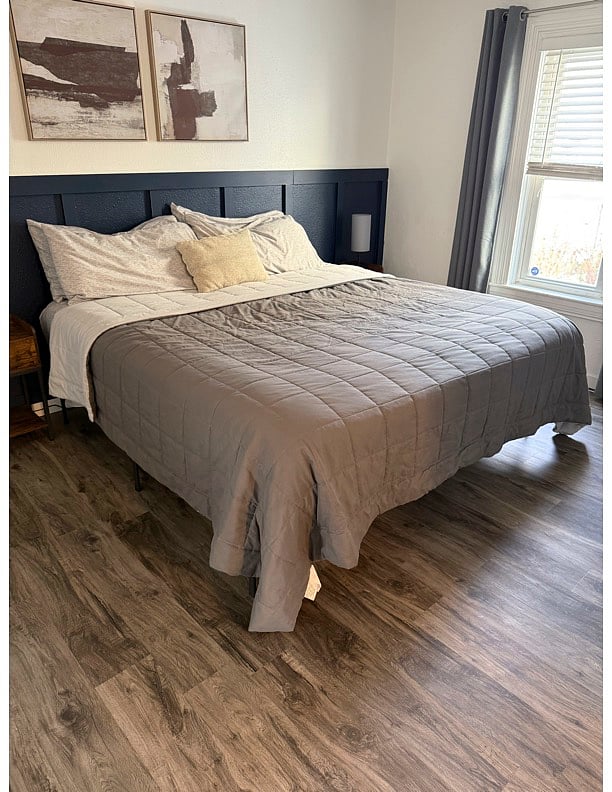 Master bedroom, king bed, main floor