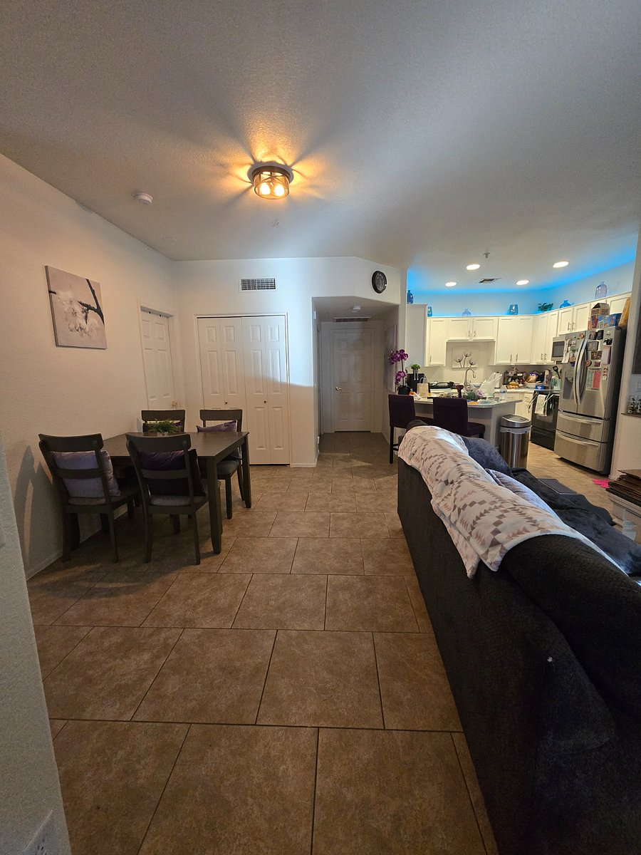 Living room/dining area combo