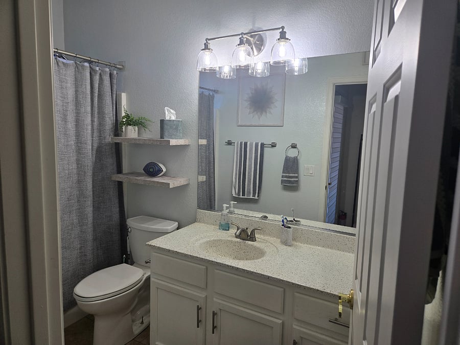 Full guest bathroom.