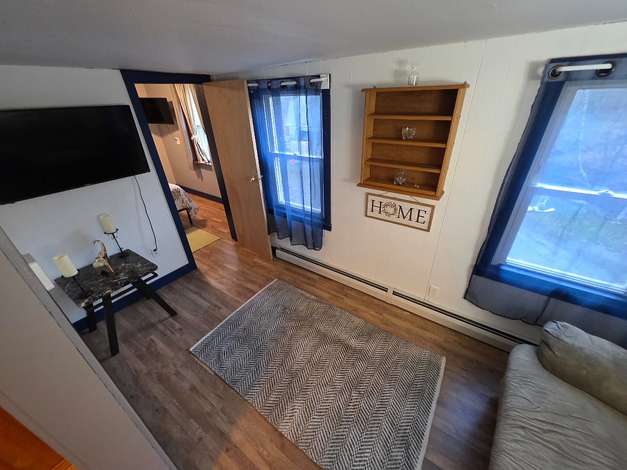 living area 3