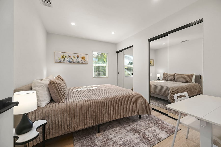 Second floor - bedroom 2 with queen size bed and height adjustable desk