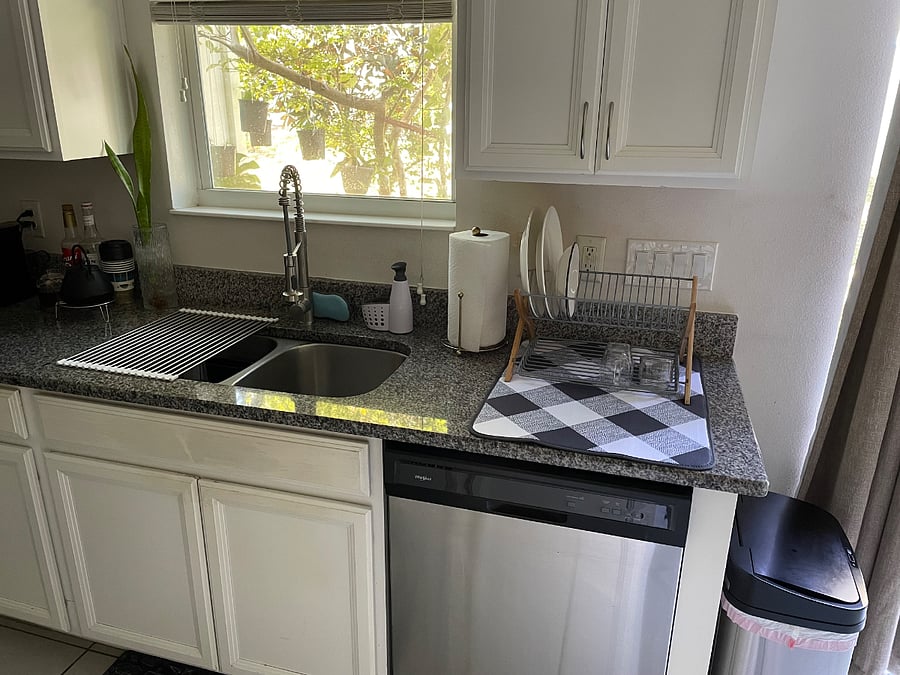Dish washing area