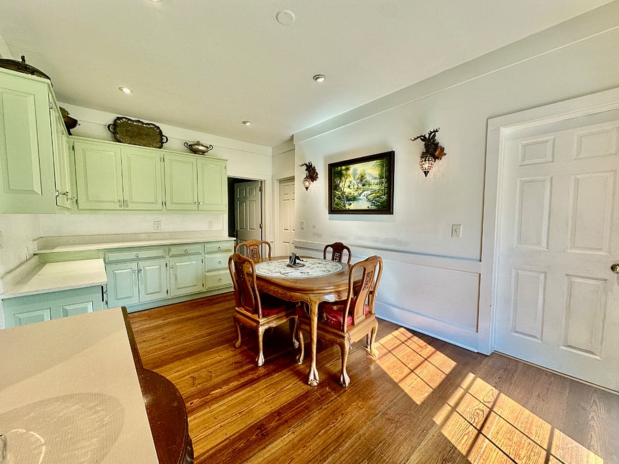 dining room 